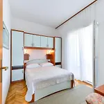 Apartment In House Liveric, In At The Vir