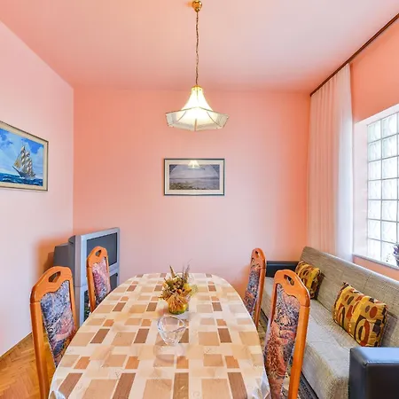 Apartment In House Liveric In At The